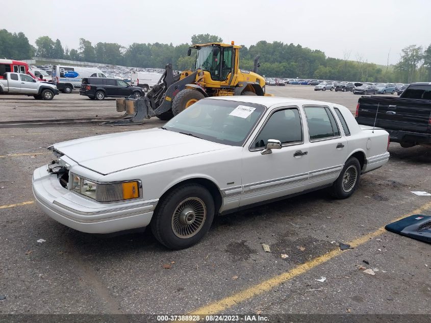 Photo 1 VIN: 1LNLM81WXNY602430 - LINCOLN TOWN CAR 