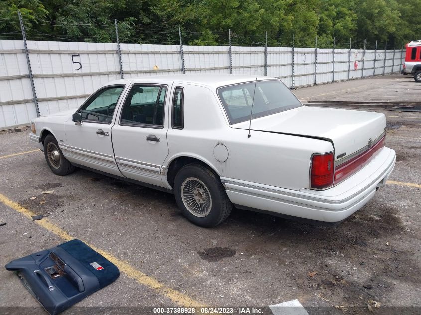 Photo 2 VIN: 1LNLM81WXNY602430 - LINCOLN TOWN CAR 