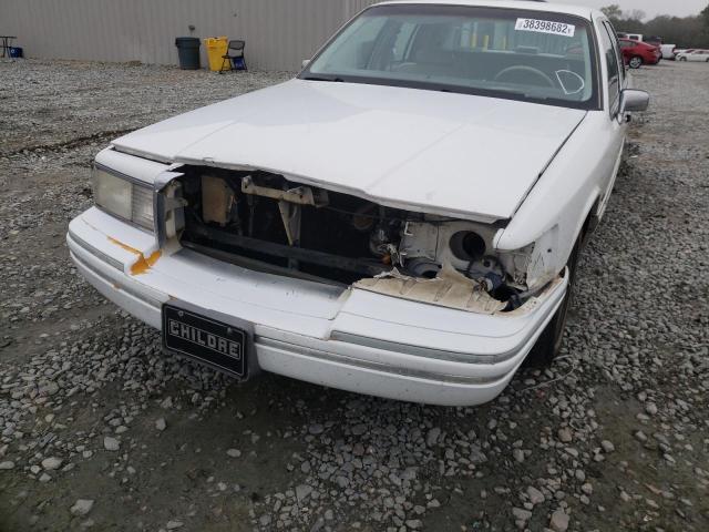 Photo 8 VIN: 1LNLM81WXNY685891 - LINCOLN TOWN CAR E 