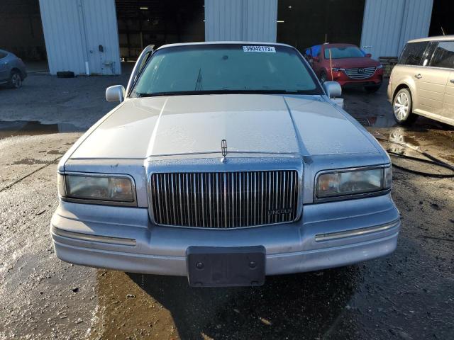 Photo 4 VIN: 1LNLM81WXVY715696 - LINCOLN TOWN CAR E 