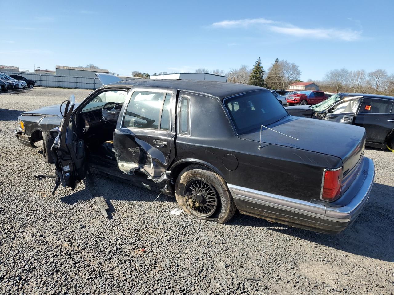 Photo 1 VIN: 1LNLM82F4LY630428 - LINCOLN TOWN CAR 