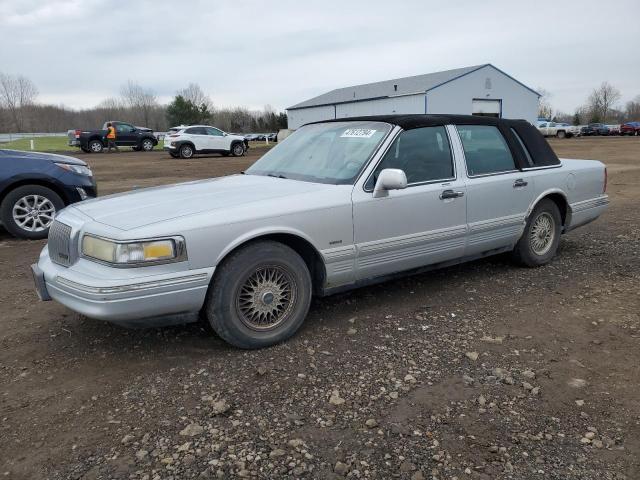 Photo 0 VIN: 1LNLM82W0SY631087 - LINCOLN TOWNCAR 