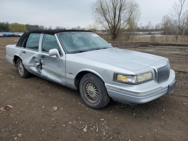 Photo 3 VIN: 1LNLM82W0SY631087 - LINCOLN TOWNCAR 