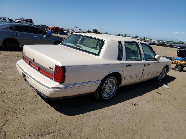 Photo 2 VIN: 1LNLM82W0VY704057 - LINCOLN TOWNCAR 