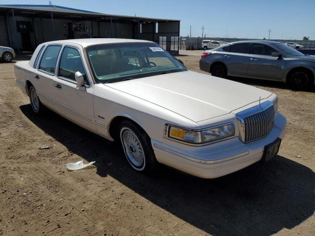 Photo 3 VIN: 1LNLM82W0VY704057 - LINCOLN TOWNCAR 