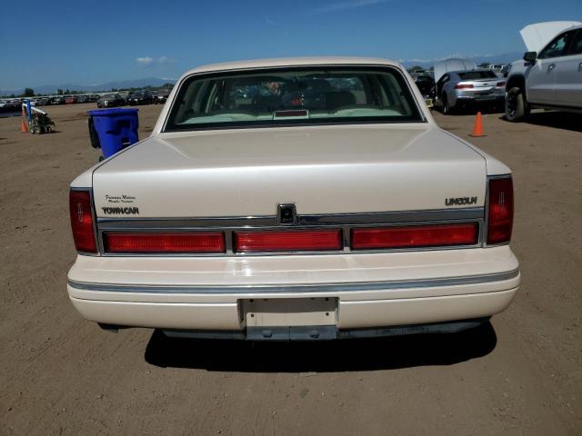 Photo 5 VIN: 1LNLM82W0VY704057 - LINCOLN TOWNCAR 