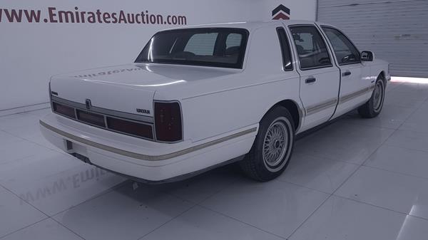 Photo 7 VIN: 1LNLM82W1VY682375 - LINCOLN TOWN CAR 