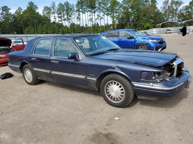 Photo 3 VIN: 1LNLM82W1VY747256 - LINCOLN TOWNCAR 