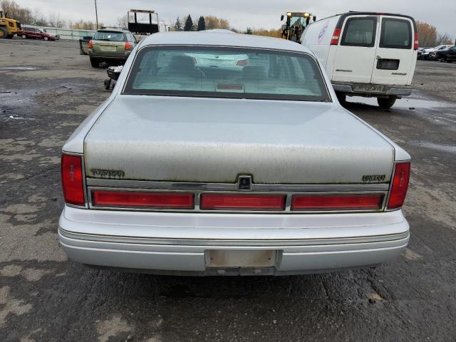 Photo 5 VIN: 1LNLM82W2VY664726 - LINCOLN TOWN CAR S 