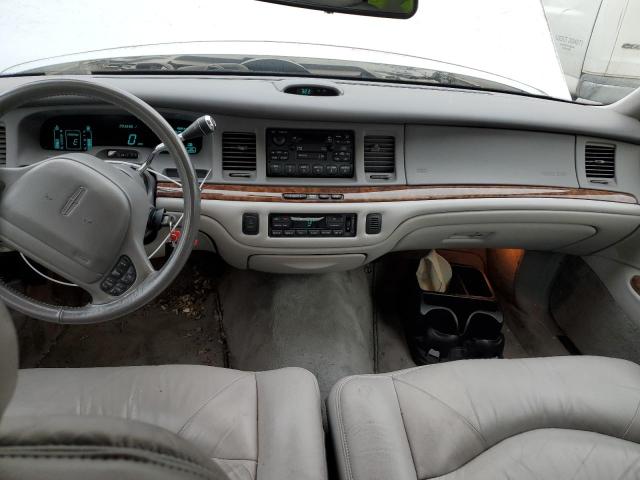 Photo 7 VIN: 1LNLM82W2VY664726 - LINCOLN TOWN CAR S 