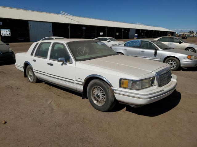 Photo 3 VIN: 1LNLM82W3RY633555 - LINCOLN TOWN CAR S 