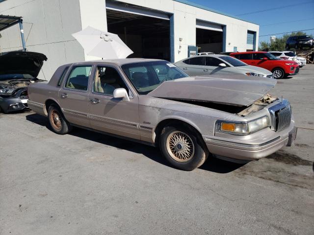 Photo 3 VIN: 1LNLM82W3VY671863 - LINCOLN TOWN CAR S 