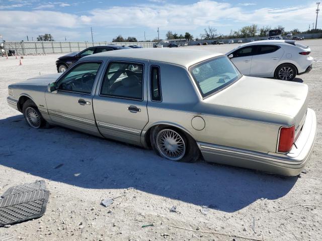 Photo 1 VIN: 1LNLM82W3VY730975 - LINCOLN TOWNCAR 