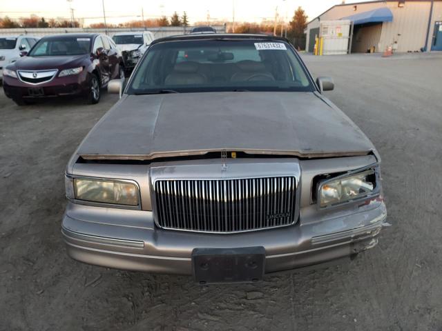 Photo 4 VIN: 1LNLM82W4SY702274 - LINCOLN TOWN CAR S 