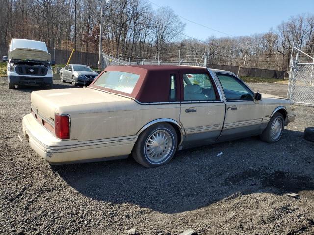 Photo 2 VIN: 1LNLM82W6VY647198 - LINCOLN TOWNCAR 