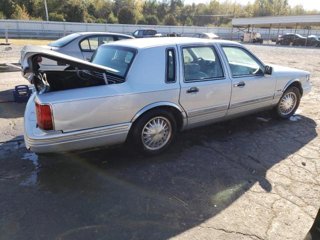 Photo 2 VIN: 1LNLM82W6VY755823 - LINCOLN TOWNCAR 