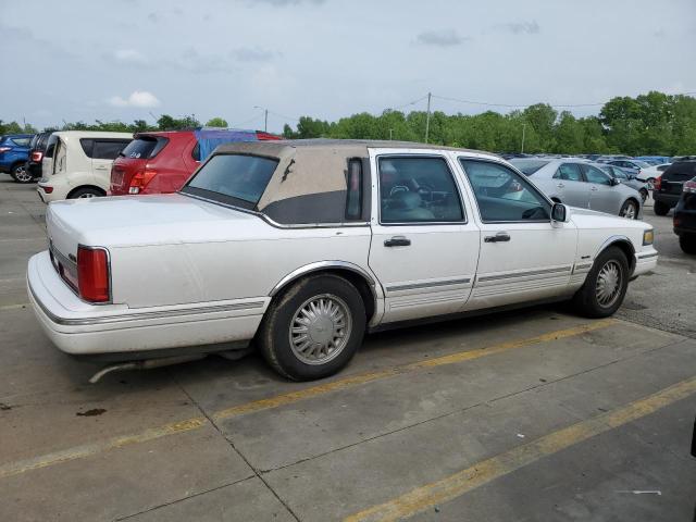 Photo 2 VIN: 1LNLM82W7VY740666 - LINCOLN TOWNCAR 