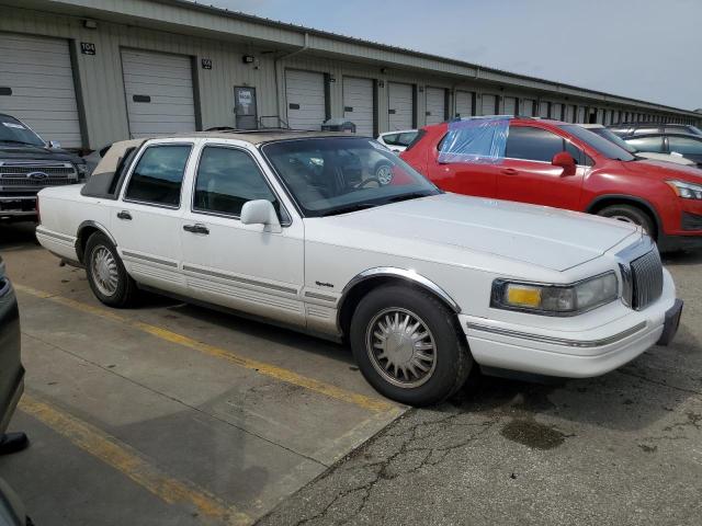 Photo 3 VIN: 1LNLM82W7VY740666 - LINCOLN TOWNCAR 