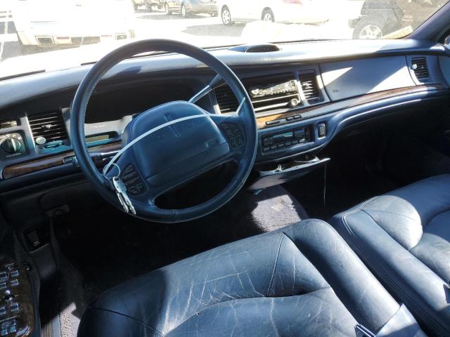 Photo 7 VIN: 1LNLM82W8TY698294 - LINCOLN TOWN CAR S 