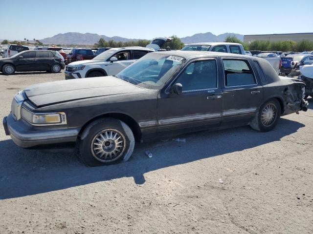 Photo 0 VIN: 1LNLM82W8VY640933 - LINCOLN TOWN CAR S 