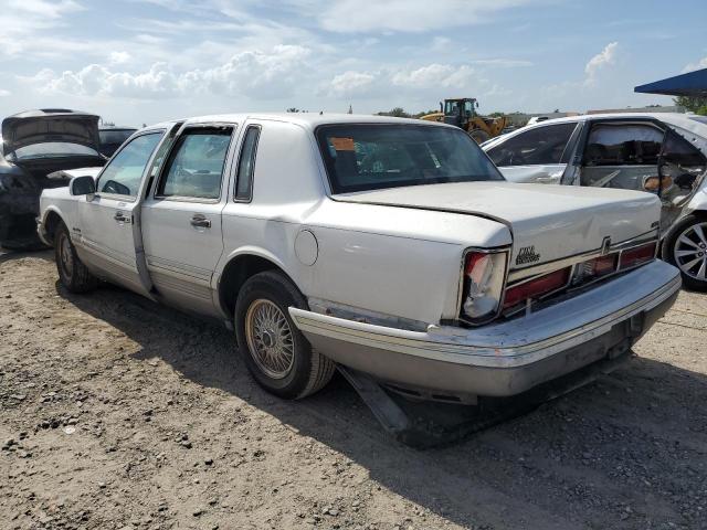 Photo 1 VIN: 1LNLM82W8VY665945 - LINCOLN TOWN CAR 