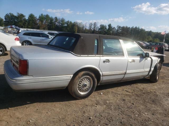 Photo 2 VIN: 1LNLM82W9TY643269 - LINCOLN TOWN CAR S 