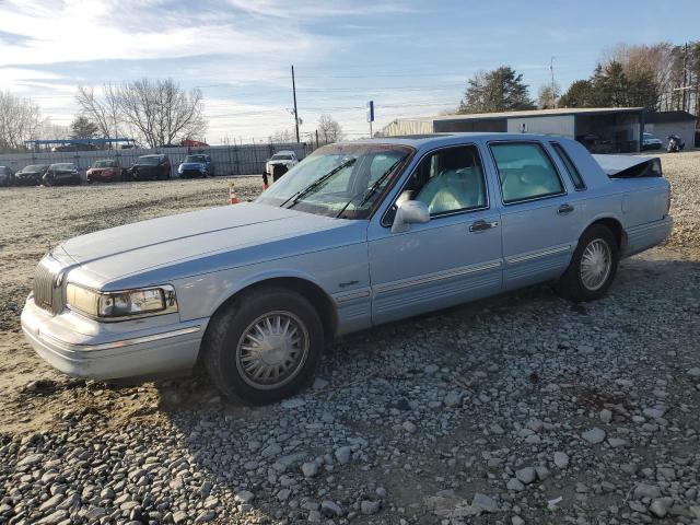 Photo 0 VIN: 1LNLM82W9VY605592 - LINCOLN TOWNCAR 