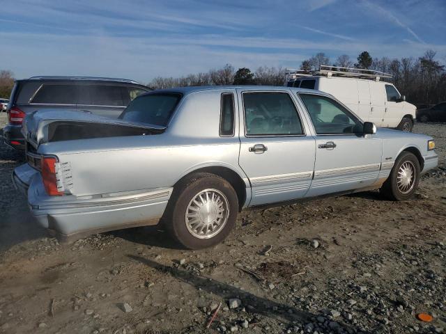 Photo 2 VIN: 1LNLM82W9VY605592 - LINCOLN TOWNCAR 