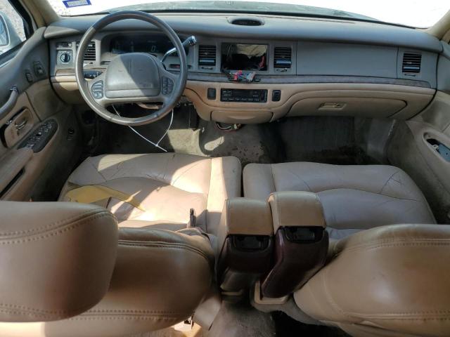 Photo 7 VIN: 1LNLM82W9VY681894 - LINCOLN TOWN CAR S 