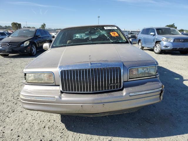 Photo 4 VIN: 1LNLM82WXSY648639 - LINCOLN TOWNCAR 