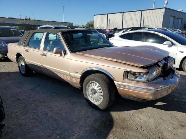 Photo 3 VIN: 1LNLM82WXTY705732 - LINCOLN TOWN CAR S 