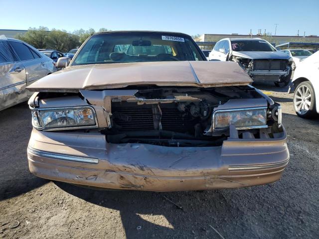 Photo 4 VIN: 1LNLM82WXTY705732 - LINCOLN TOWN CAR S 