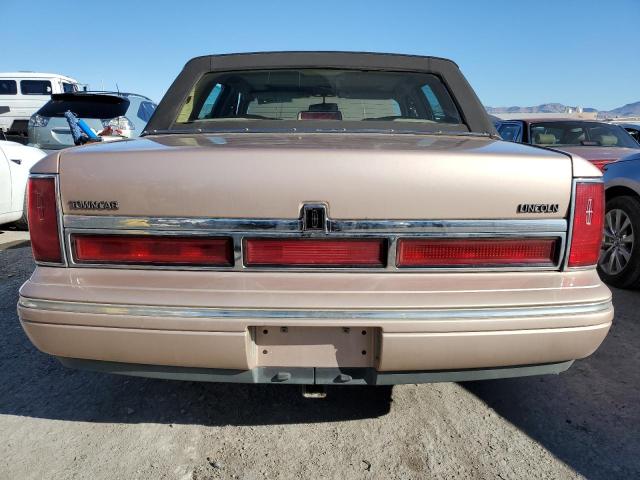 Photo 5 VIN: 1LNLM82WXTY705732 - LINCOLN TOWN CAR S 