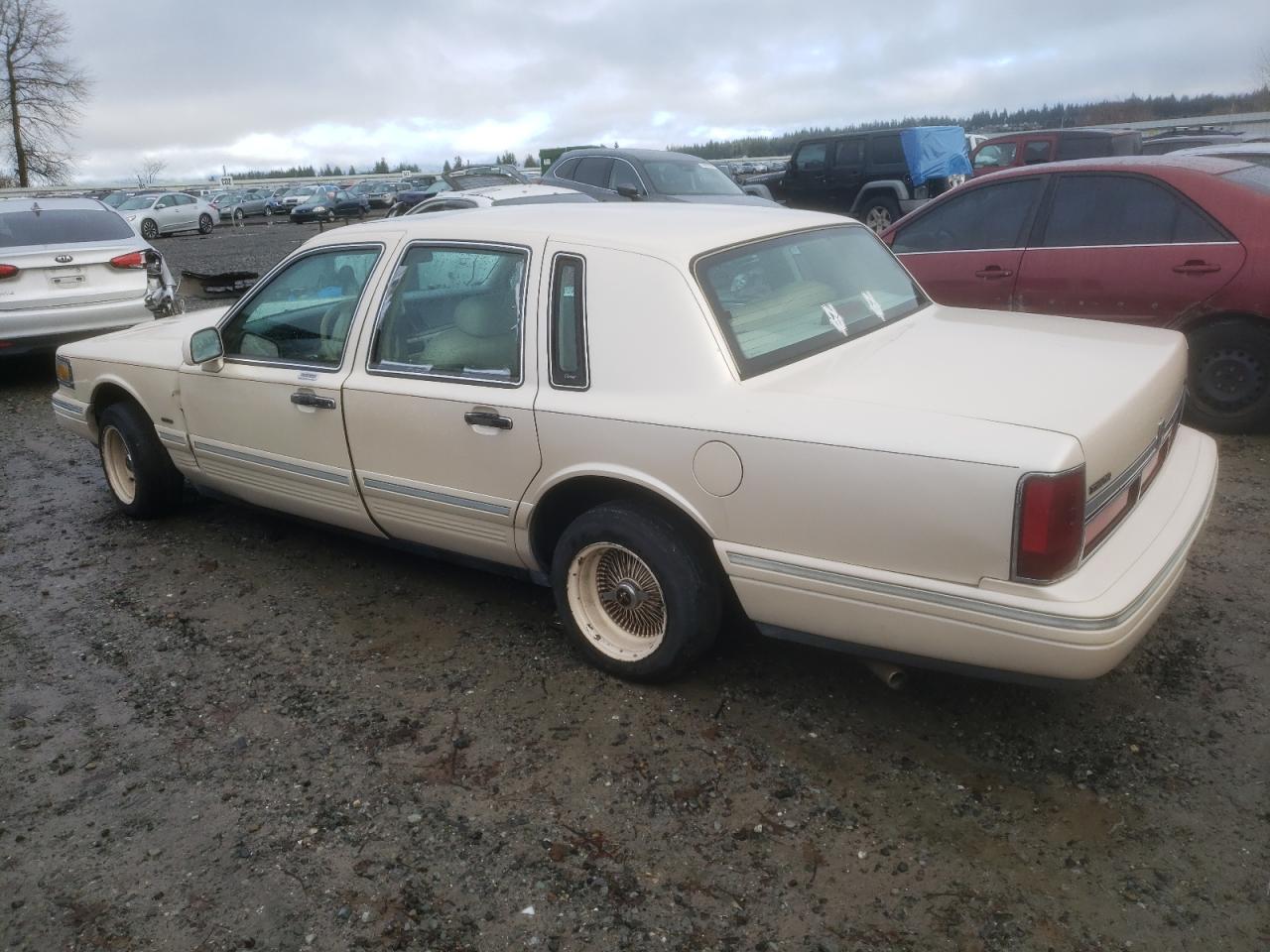 Photo 1 VIN: 1LNLM83W3TY716571 - LINCOLN TOWN CAR 