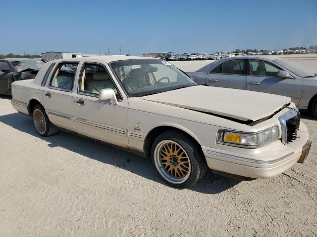 Photo 3 VIN: 1LNLM83W6VY604186 - LINCOLN TOWN CAR C 