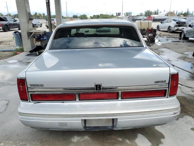 Photo 5 VIN: 1LNLM83W9TY672494 - LINCOLN TOWN CAR C 