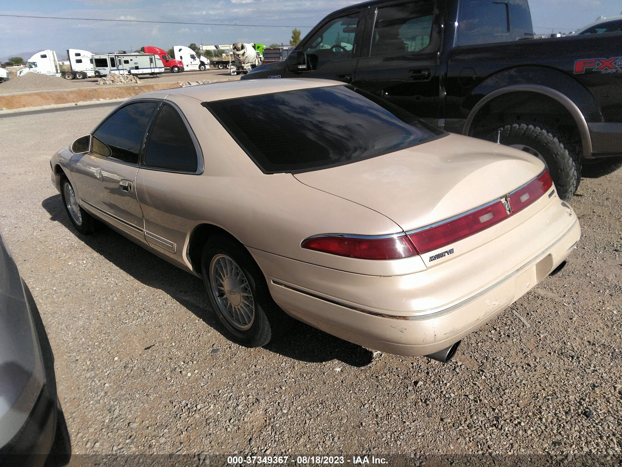 Photo 2 VIN: 1LNLM91V0SY633081 - LINCOLN MARK VIII 