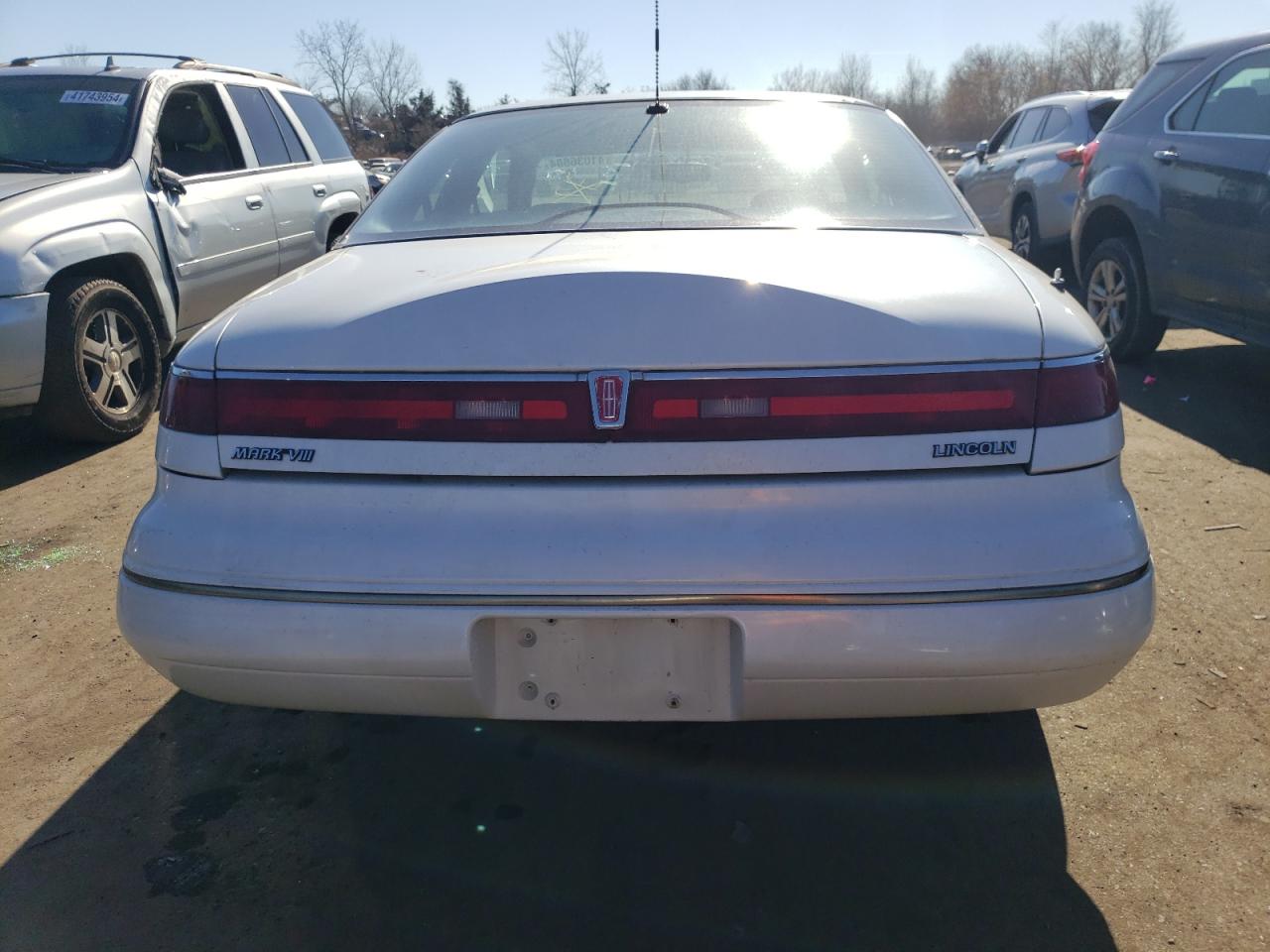 Photo 5 VIN: 1LNLM91V2PY659074 - LINCOLN MARK VIII 