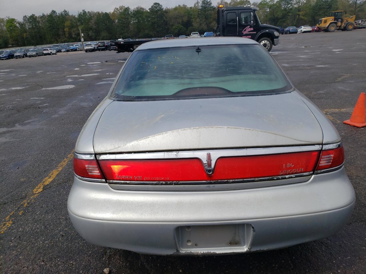 Photo 5 VIN: 1LNLM91V6VY717541 - LINCOLN MARK VIII 