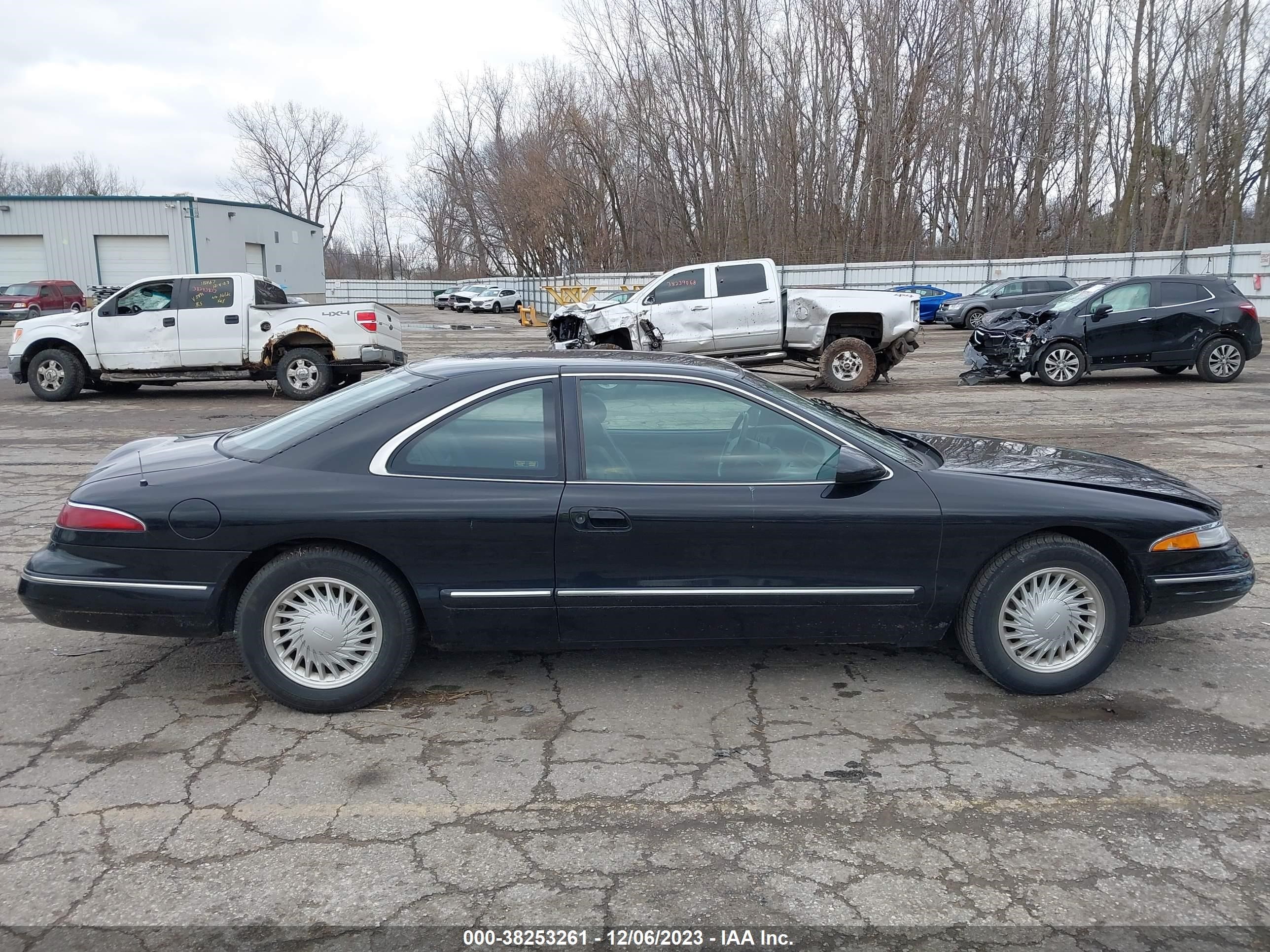 Photo 12 VIN: 1LNLM91V7PY682253 - LINCOLN MARK VIII 