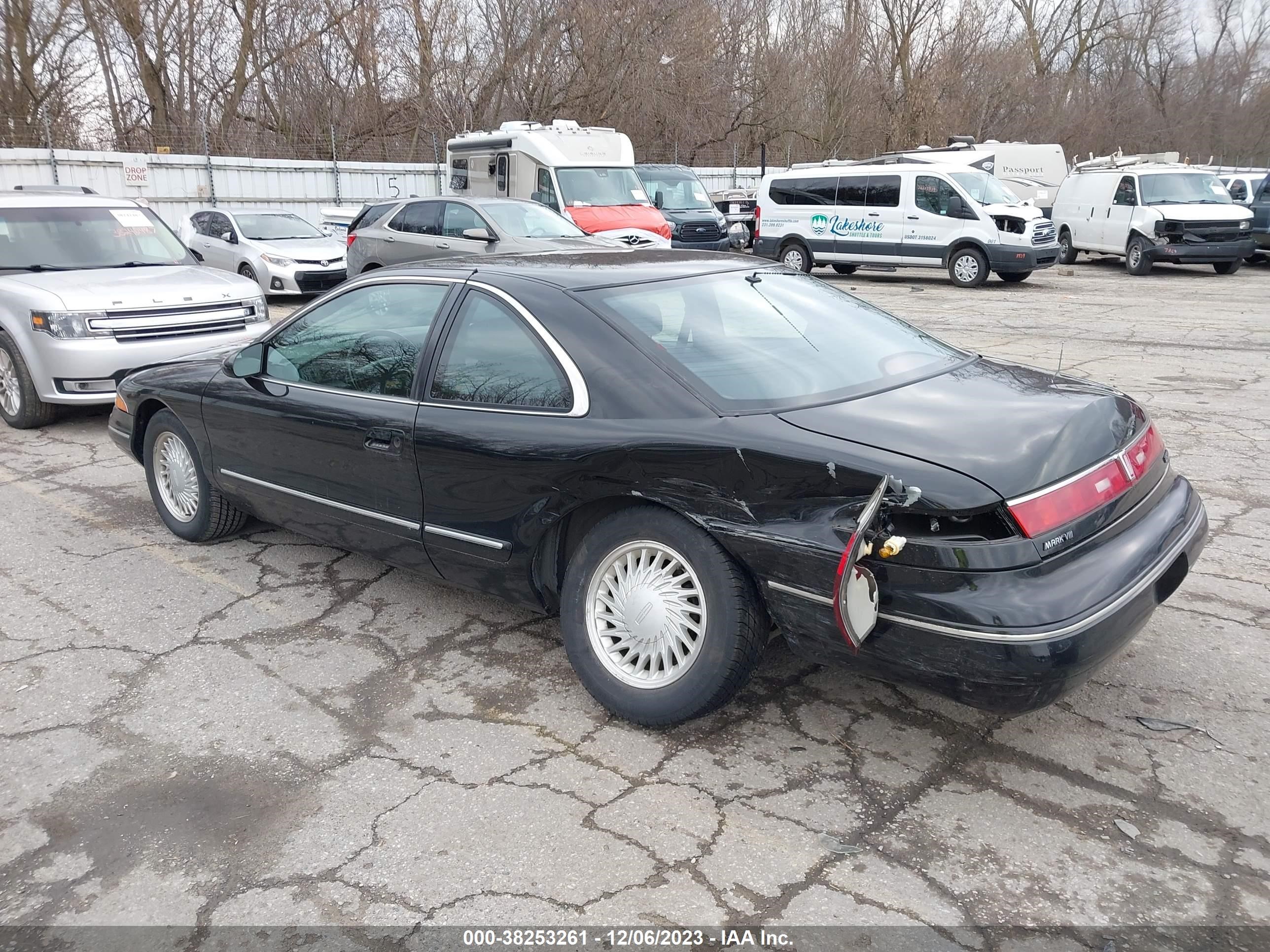 Photo 2 VIN: 1LNLM91V7PY682253 - LINCOLN MARK VIII 