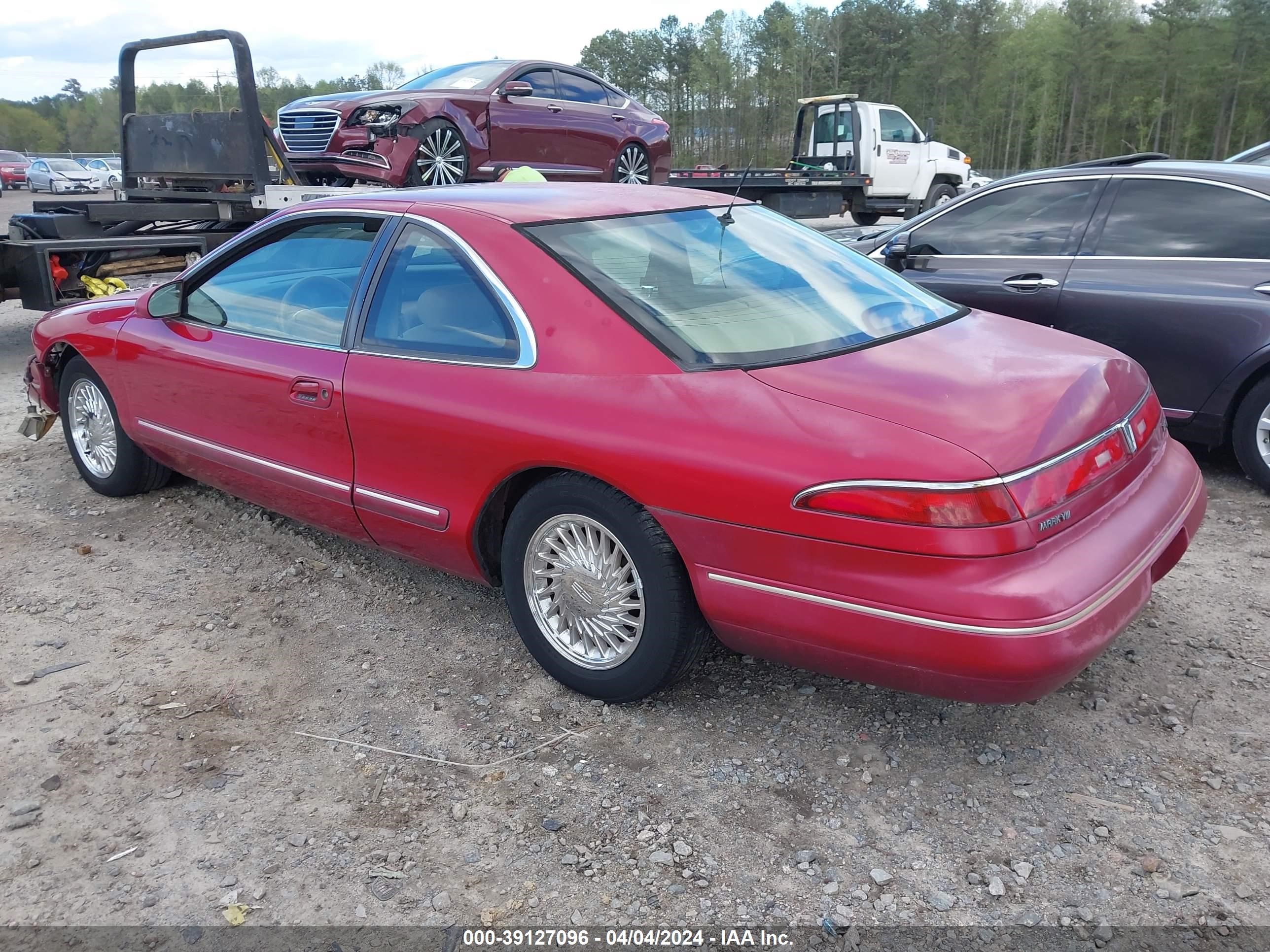 Photo 2 VIN: 1LNLM91V9SY643561 - LINCOLN MARK VIII 