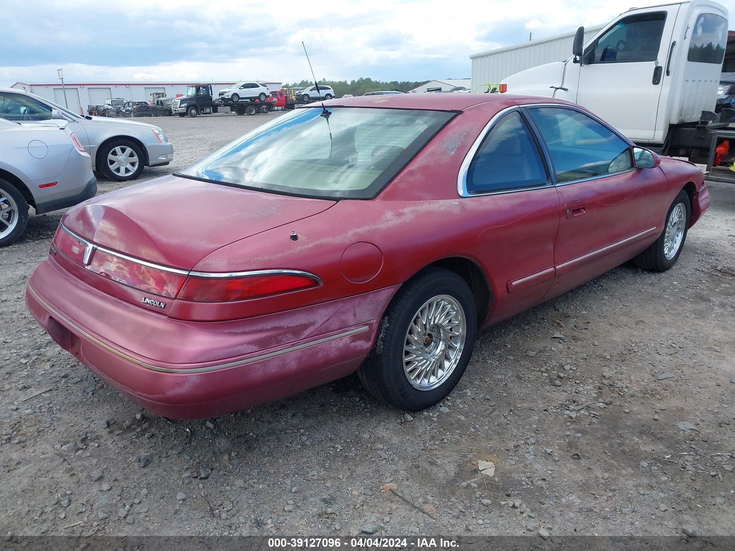 Photo 3 VIN: 1LNLM91V9SY643561 - LINCOLN MARK VIII 