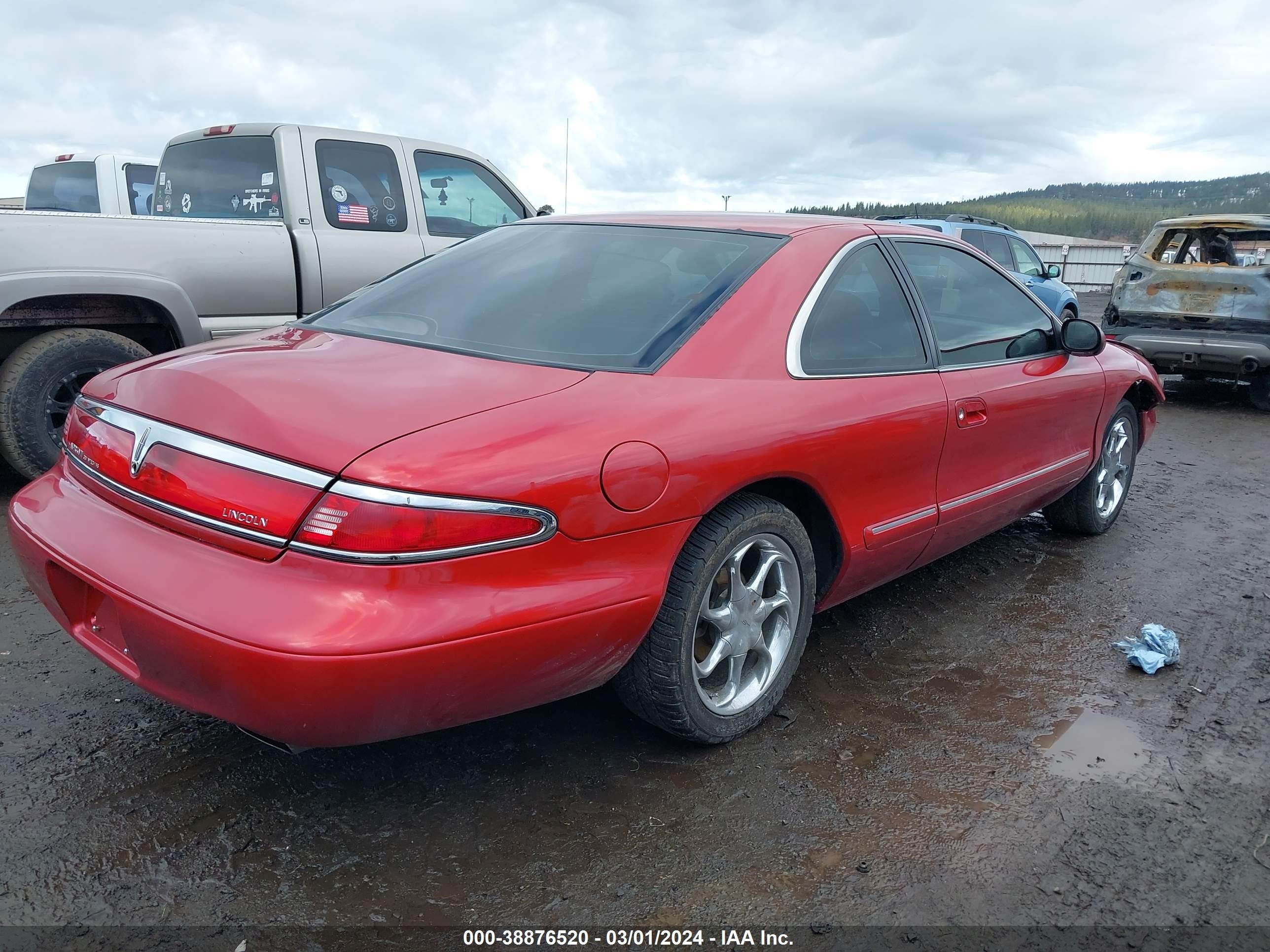 Photo 3 VIN: 1LNLM91V9VY694725 - LINCOLN MARK VIII 