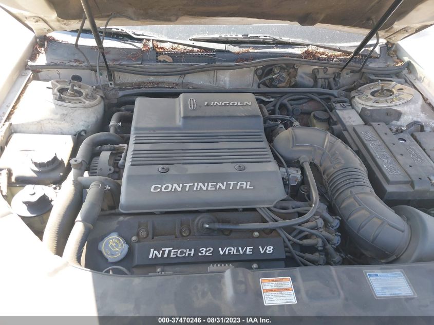 Photo 9 VIN: 1LNLM97V0VY686794 - LINCOLN CONTINENTAL 