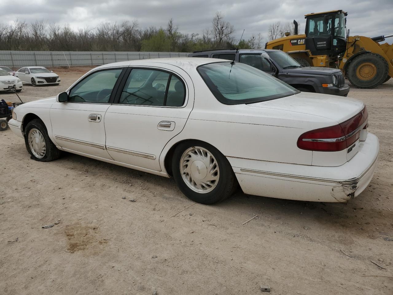 Photo 1 VIN: 1LNLM97V2VY671553 - LINCOLN CONTINENTAL 