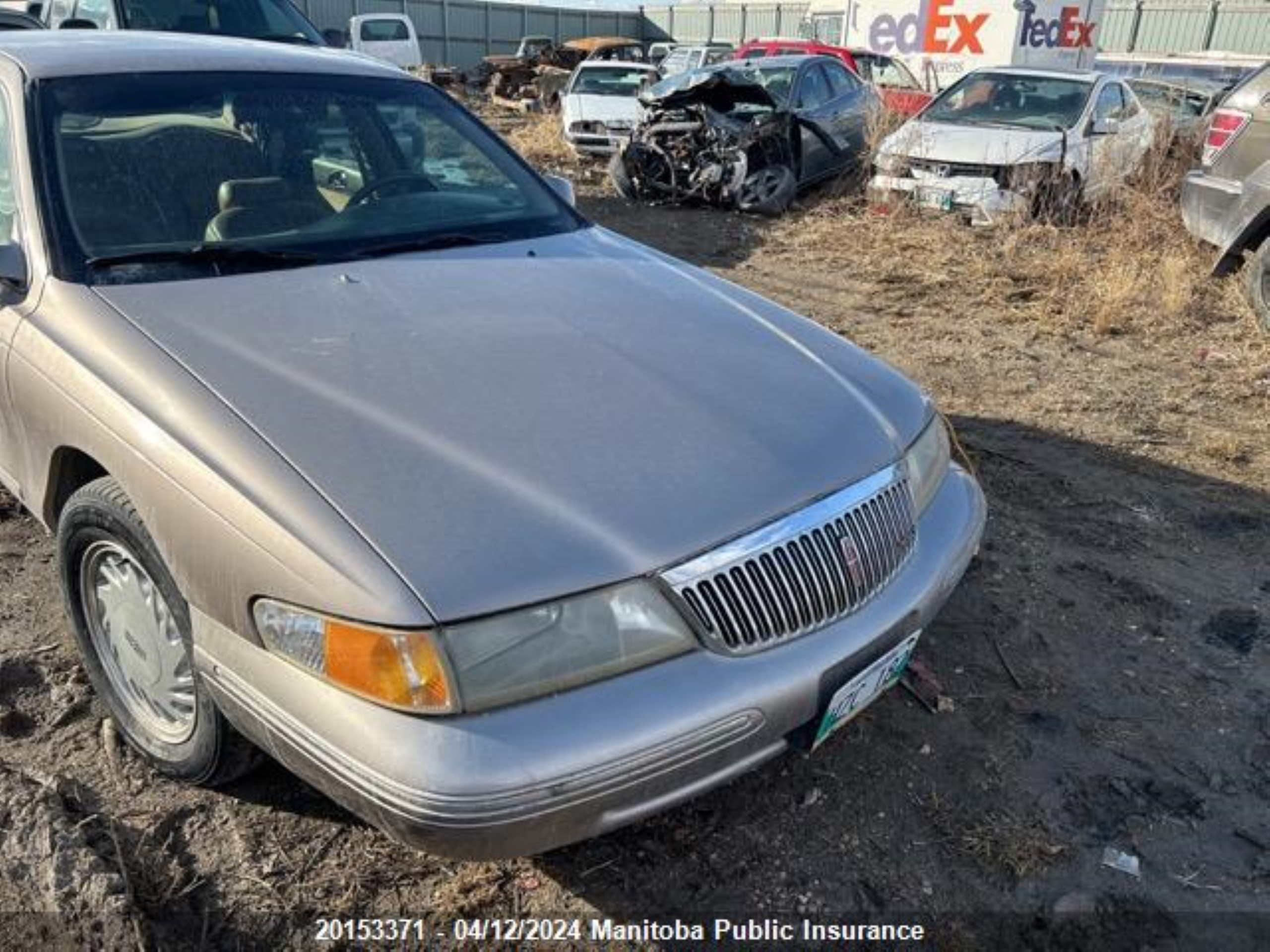 Photo 9 VIN: 1LNLM97V4SY705827 - LINCOLN CONTINENTAL 