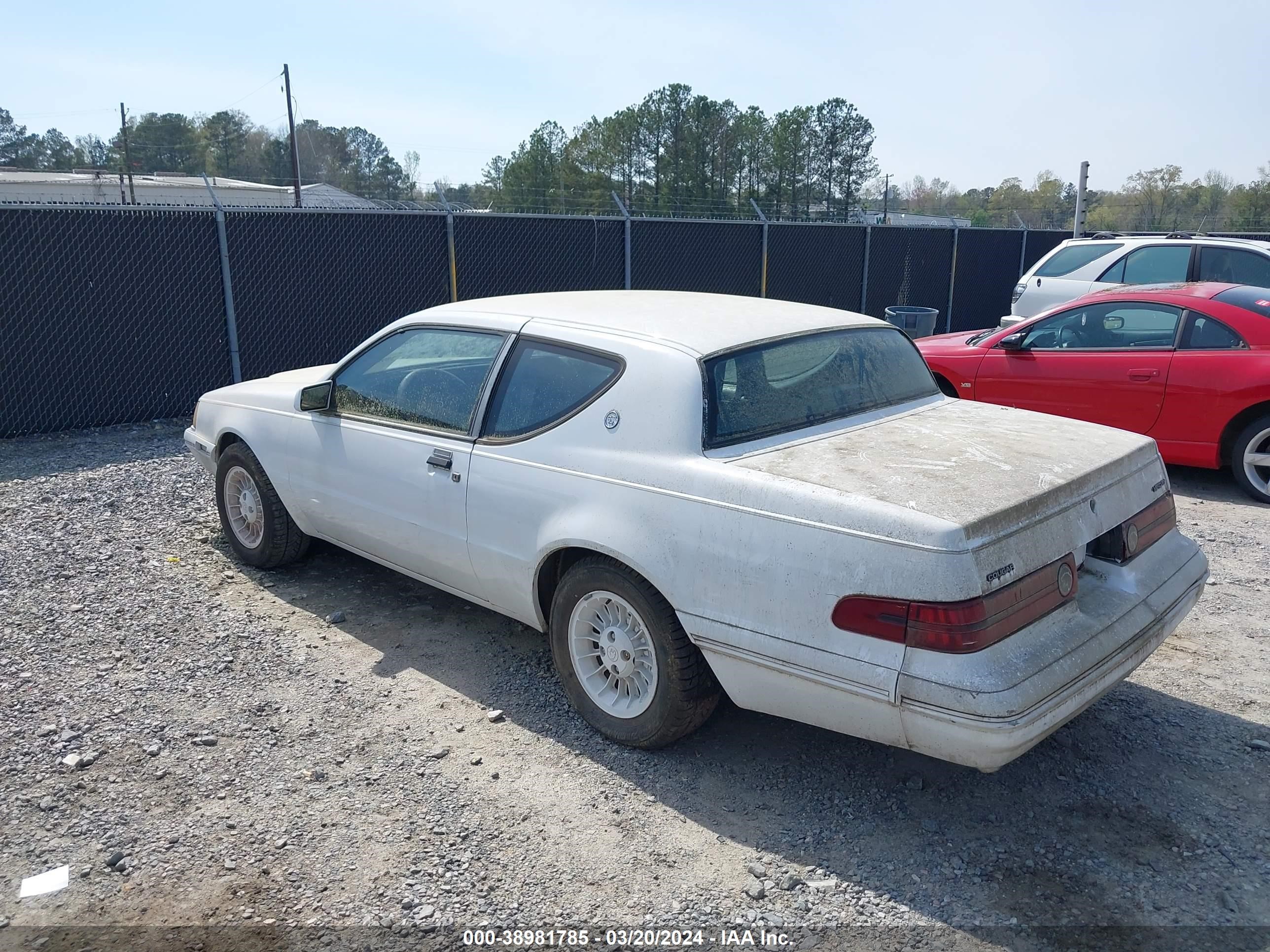 Photo 2 VIN: 1MEBM62F2JH621033 - MERCURY COUGAR 