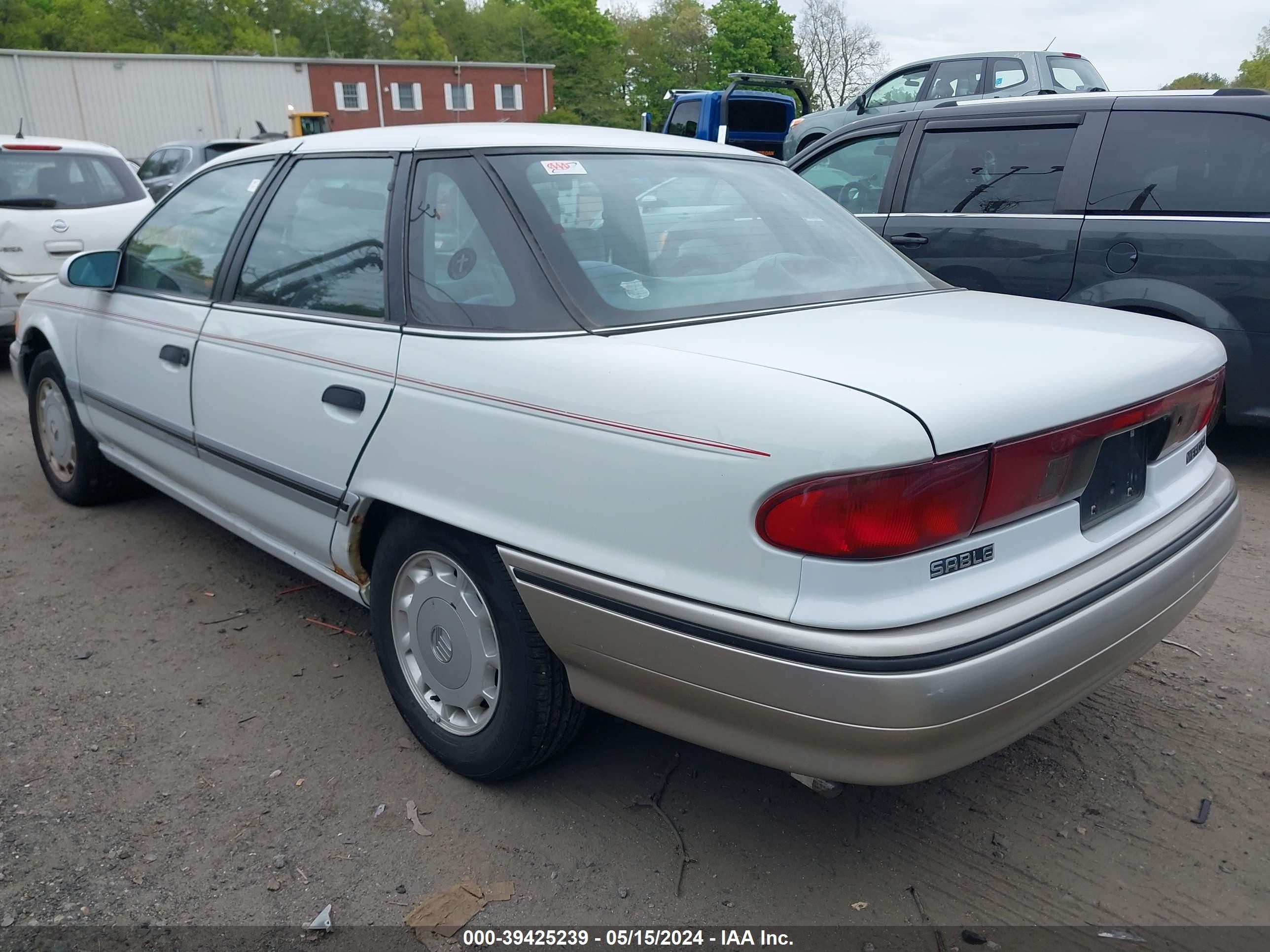 Photo 2 VIN: 1MECM50U5NA640061 - MERCURY SABLE 