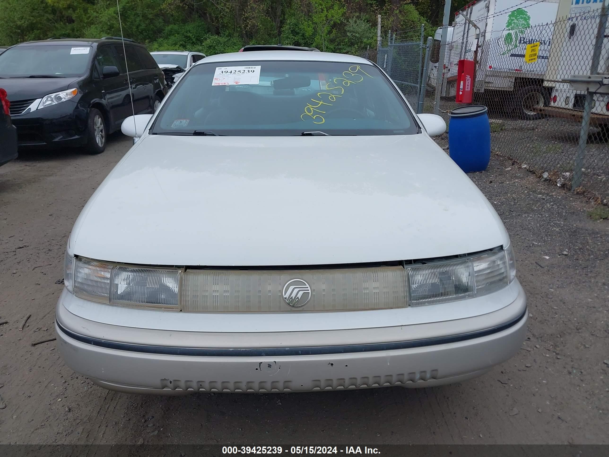 Photo 5 VIN: 1MECM50U5NA640061 - MERCURY SABLE 